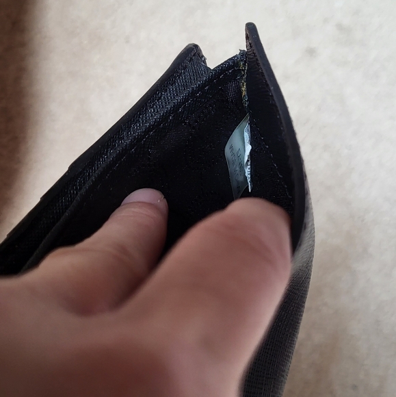 Michael Kors Black Wallet! - Picture 6 of 10